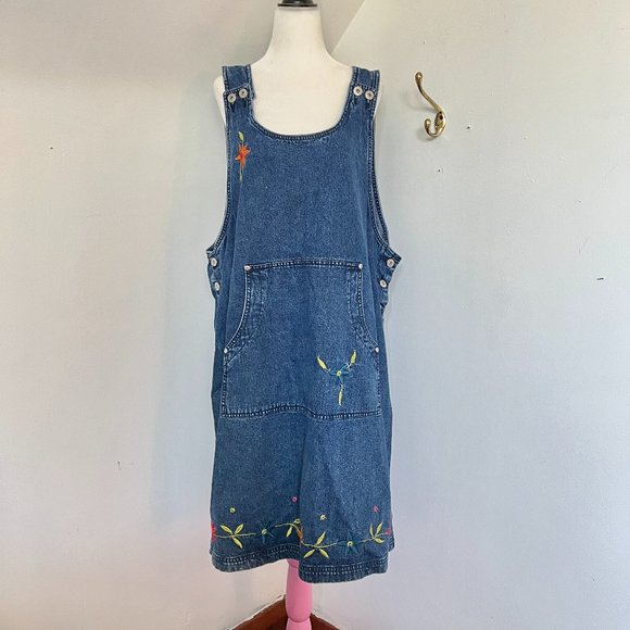 Adorable Vintage Women's Plus Size Denim and Floral Overall Mini Dress | 1XL | - Picture 1 of 6